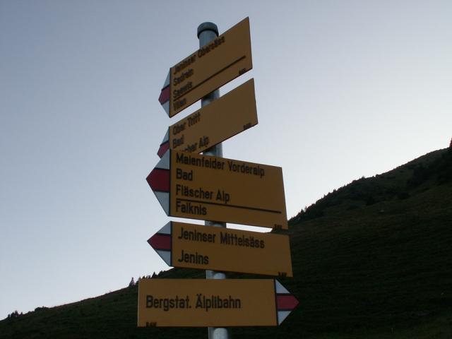 Wegweiser bei Punkt 1969 m.ü.M.