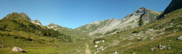 Breitbildfoto vom Fläscher Tal