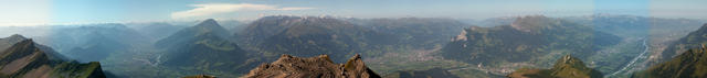 Breitbildfoto vom Falknis aus gesehen Richtung Chur