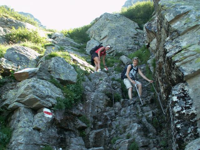 unsere 2 Frauen beim runterklettern