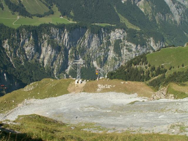 Blick von der Bergstation runter ins Tal