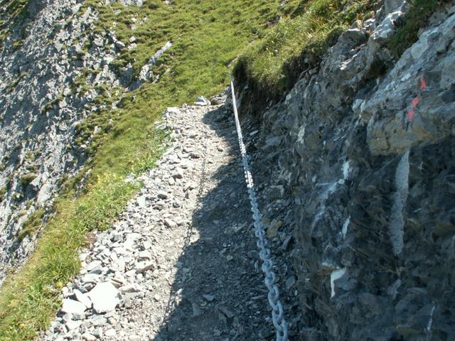 der Weg ist mit Ketten, sehr gut abgesichert