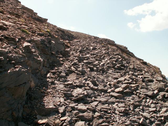 auch hier, breit ausgebauter Bergpfad beim Muttenwändli