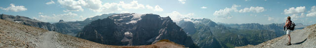 Breitbildfoto bei der Muttenwand 2550 m.ü.M. mit Blick zur Selbsanft