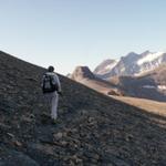 Mäusi erreicht den Kistenpass und auch die ersten Sonnenstrahlen