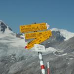 Wegweiser auf dem Kistenpass 2640 m.ü.M.