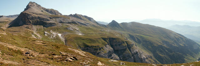 Breitbildfoto von der Bifertenhütte aus gesehen Richtung Rubi Sura