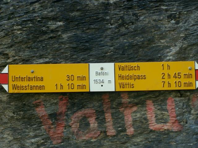 Wegweiser auf Batöni 1534 m.ü.M.