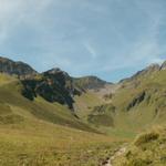 Blick von Alp Valtüsch ins Muttental. Wir biegen vor dem Muttental, links ab