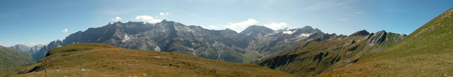 Breitbildfoto Ringelspitz, Tristelhorn, Piz Sax, Trinserhorn und Piz Sardona