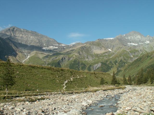 Blick zurück zur Sardonahütte, Trinserhorn und Piz Sardona