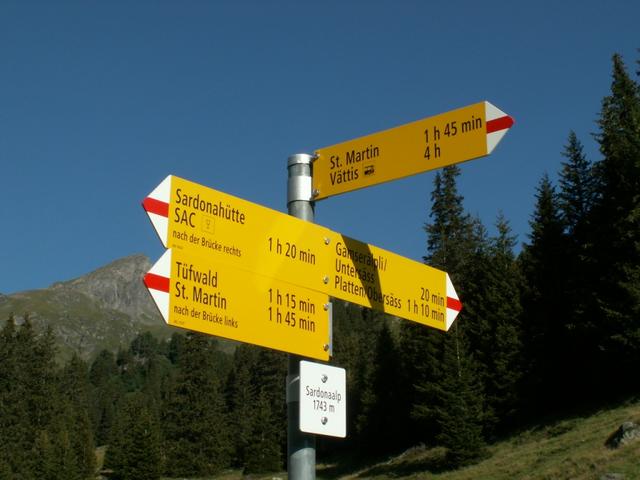 Wegweiser bei der Sardonahütte