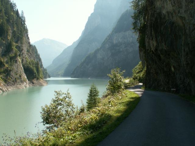 kurz nach St.Martin, sieht der Gigerwaldstausee wie ein Fjord aus