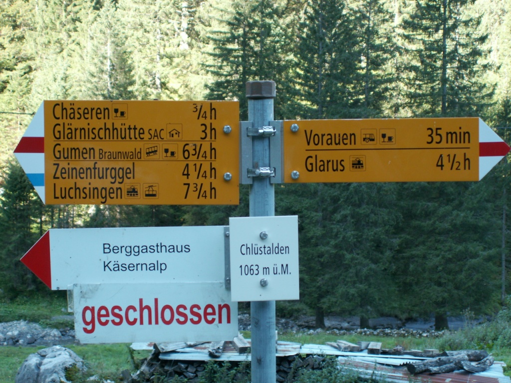 Wegweiser bei Chlüstalden 1063 m.ü.M.