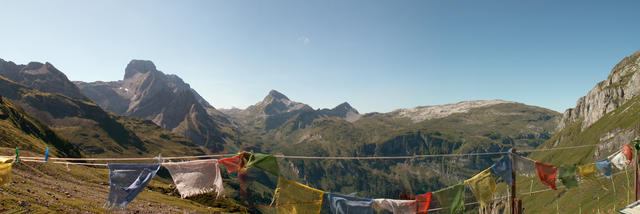 Breitbildfoto von der Glärnischhütte Richtung Bös Fulen, Pfannenstock und Silberen