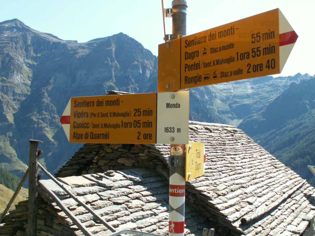 Wegweiser bei Monda 1633 m.ü.M.