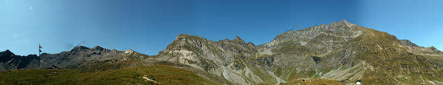 Breitbildfoto von der Capanna Quarnei Richtung Passo del Laghetto