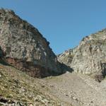 rechts neben der Felsnase befindet sich der Passo del Laghetto