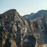 Breitbildfoto mit Pizzo Forca furchterregend steil geht es dort runter
