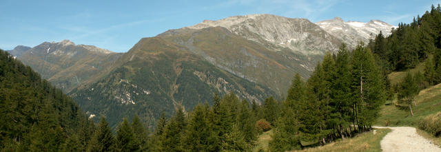 Breitbildfoto kurz nach dem Stausee, (Passo Muaxx) auf dem Weg Richtung Lago di Luzzone