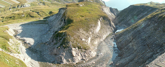 Breitbildfoto der Schlucht des Rein da Sumvitg bei Punkt 2348 m.ü.M.