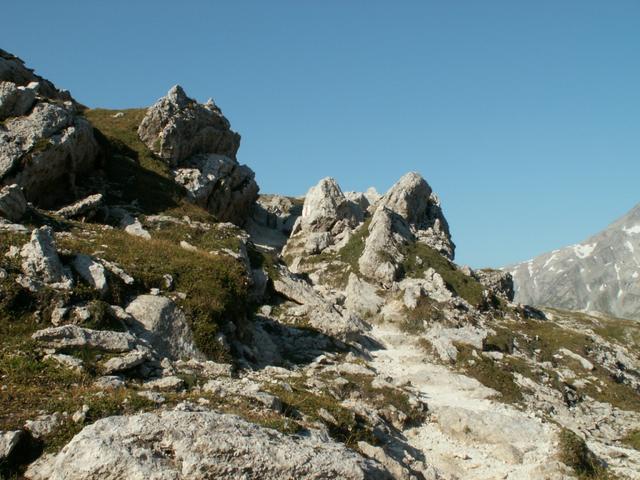 an dieser Stelle läuft man über einen speziellen Stein, der Zuckerdolomit