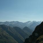 Blick Richtung Rheinwaldhorn und die ganze Adula Kette