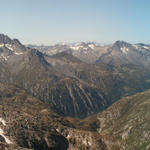 Breitbildfoto mit Blick Richtung Bündner Berge