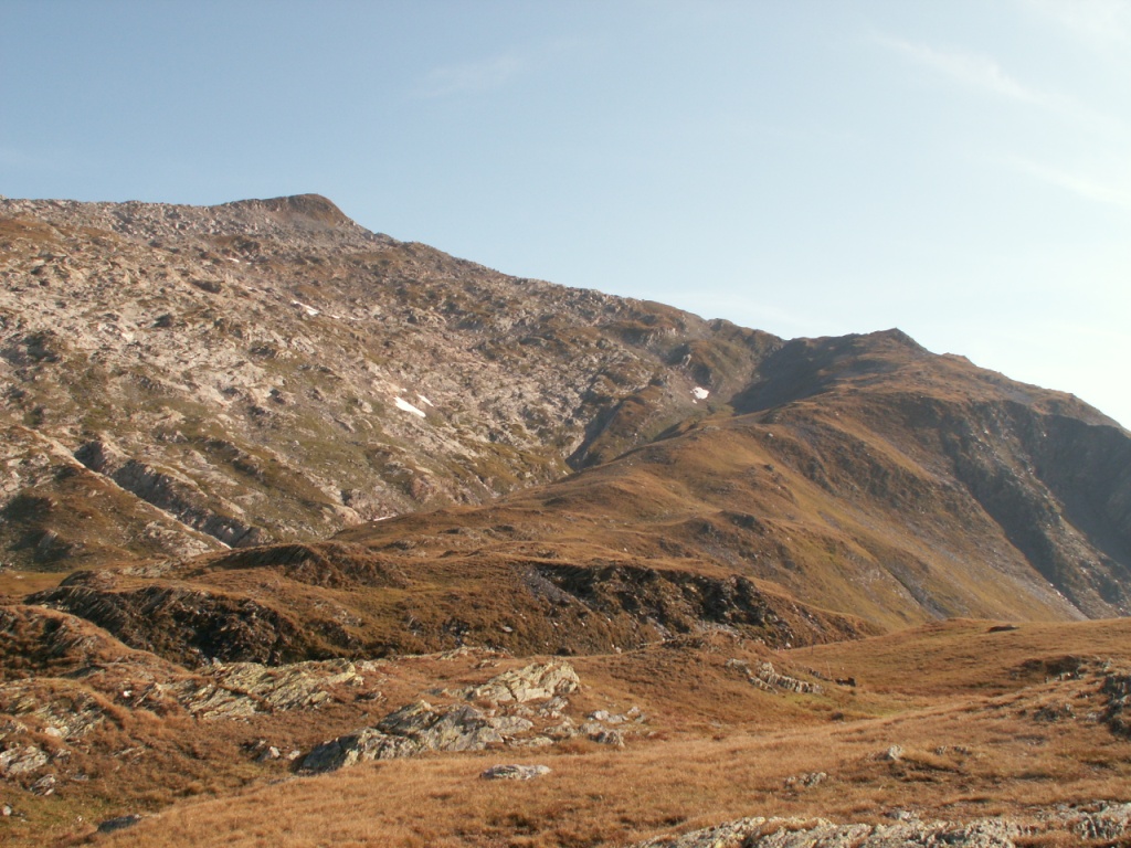 links die Cima di Garina, rechts Punkt 2595 m.ü.M. gestern waren wir dort oben