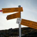 Wegweiser beim Lago Retico 2372 m.ü.M. heute geht es zum Pass Cristallina