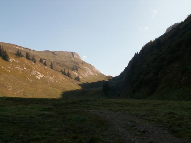 bei "in den Plättli" 1758 m.ü.M. mit Blick Richtung Dejen