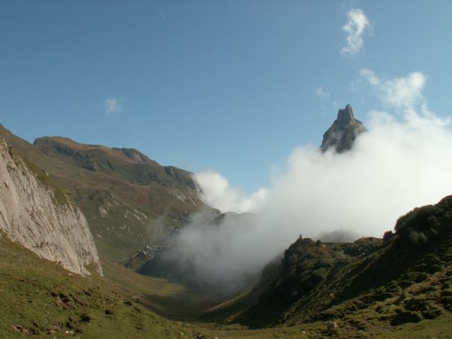 leider zieht auch Nebel vom Klöntalersee ins Tal hinein