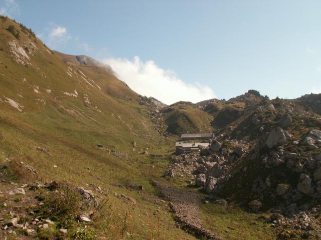 wir haben die Alphütten bei Dejen 1733 m.ü.M. erreicht