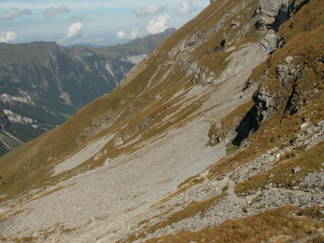 alles am Hang traversierend verlieren wir allmählich an Höhe