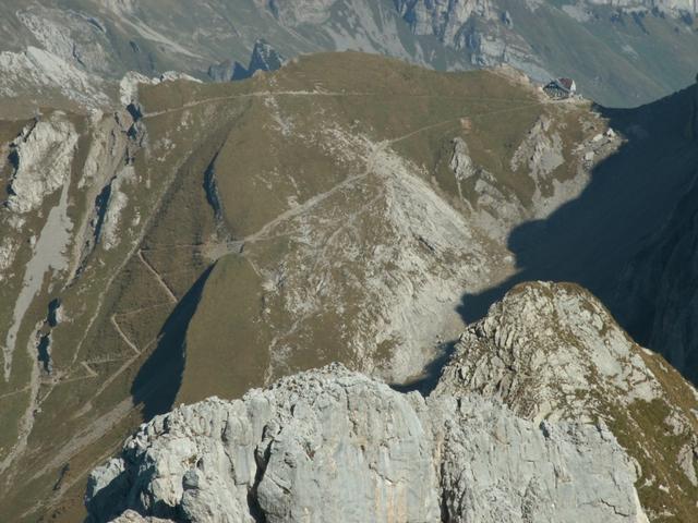 gut ersichtlich der Bergpfad der von Gamplüt zum Rotsteinpass führt