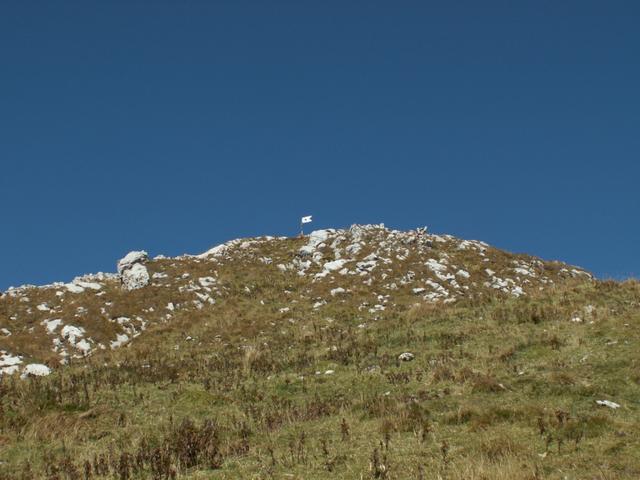 Blick rauf zum Vorgipfel mit Blechfahne