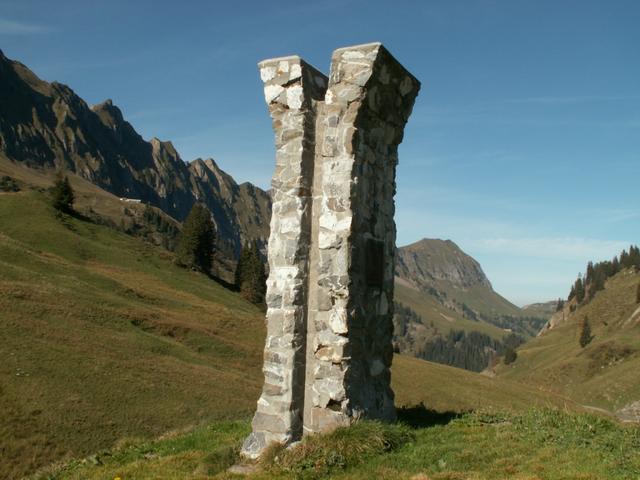 das Militärdenkmal auf der Pragelpasshöhe