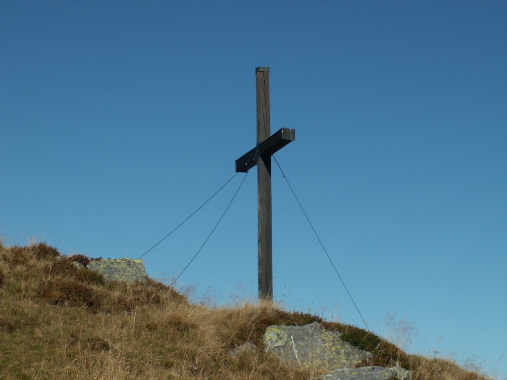 wir haben das Gipfelkreuz auf 2092 m.ü.M. erreicht