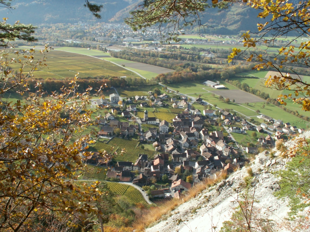 der erste Tiefblick runter nach Fläsch