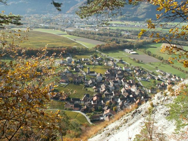 der erste Tiefblick runter nach Fläsch