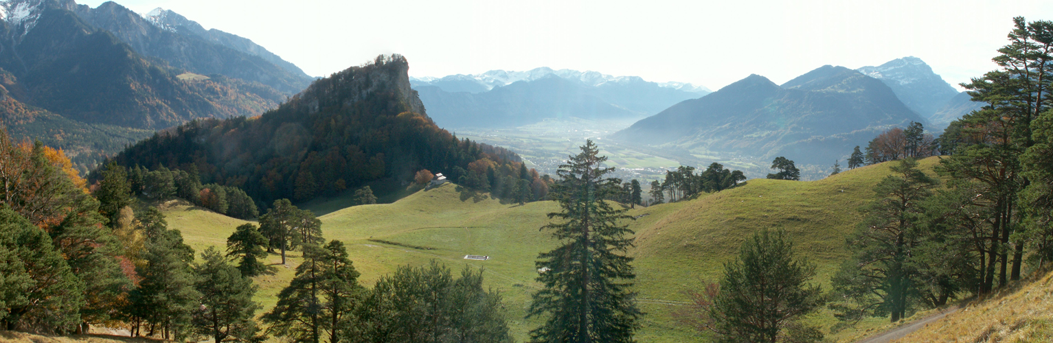 Breitbildfoto der Ebene vor dem Ochsenberg