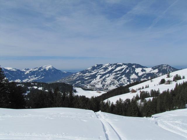 zuhinterst der Pilatus. Rechts der Wildspitz