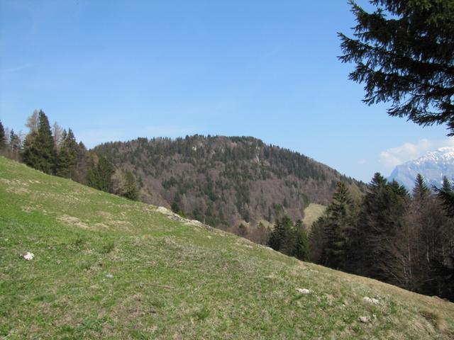 kurz vor dem Naturfreundehaus Jägeri mit Blick Richtung Pizalun