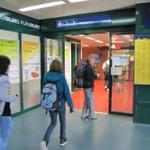 Manuela bei der Zollabfertigung Hauptbahnhof Genève