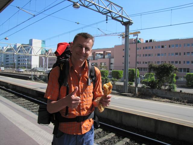 Lyon Hauptbahnhof. Der erste Croissant. Einfach himmlisch