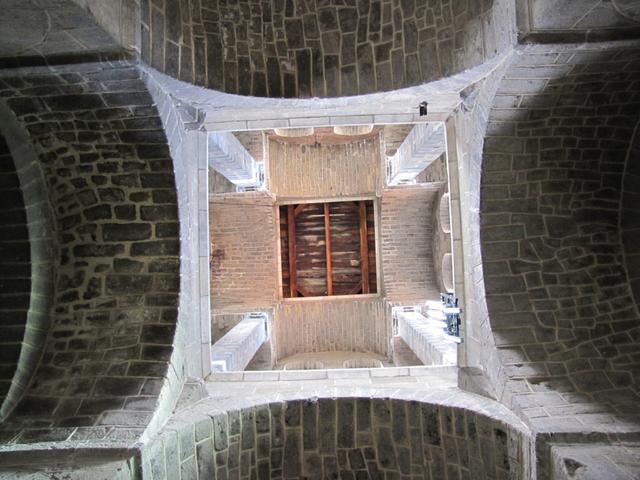 Decke beim Eingang des Kreuzganges der Kathedrale Notre-Dame