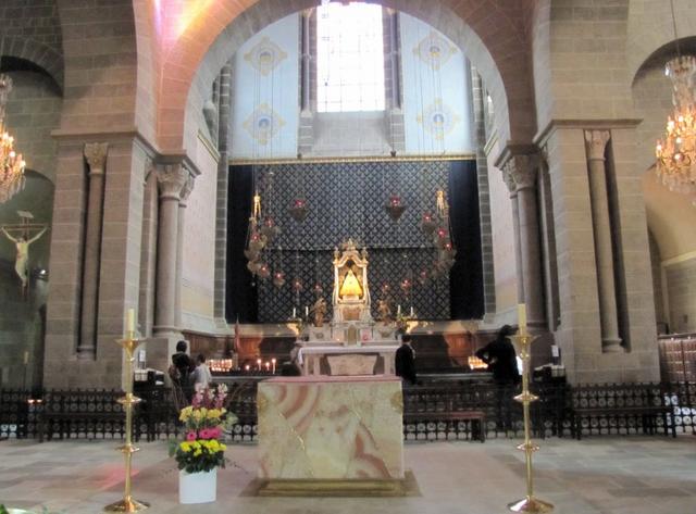 Altar mit schwarzer Madonna