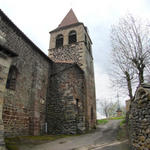 auch diese Kirche ist aus dem rötlichem Vulkangestein erbaut