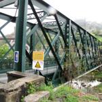 über diese Stahlbrücke überquert man die Allier Schlucht