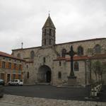die Eglise St.Médard wurde in der Tradition der Romanik erbaut